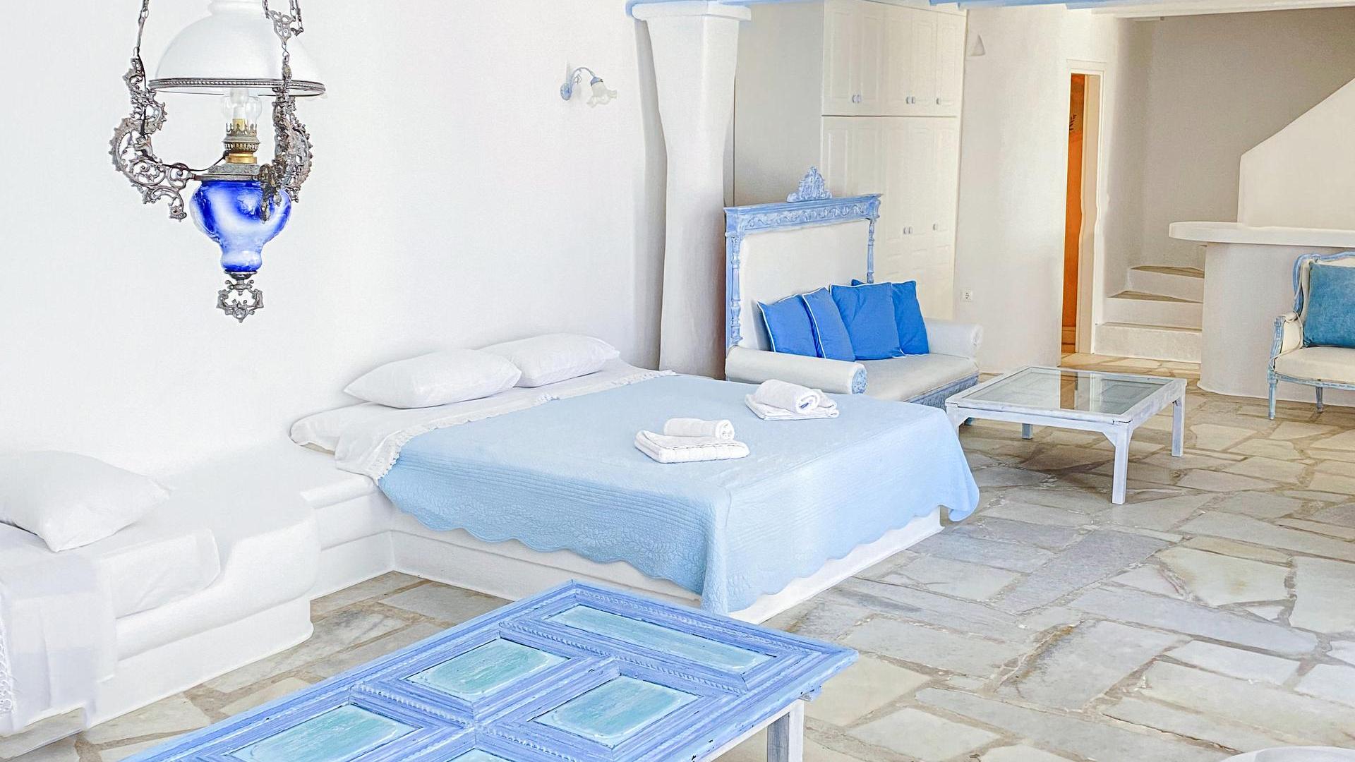 Blue Harmony Suites of Mykonos – Queen Suite for 4 guests