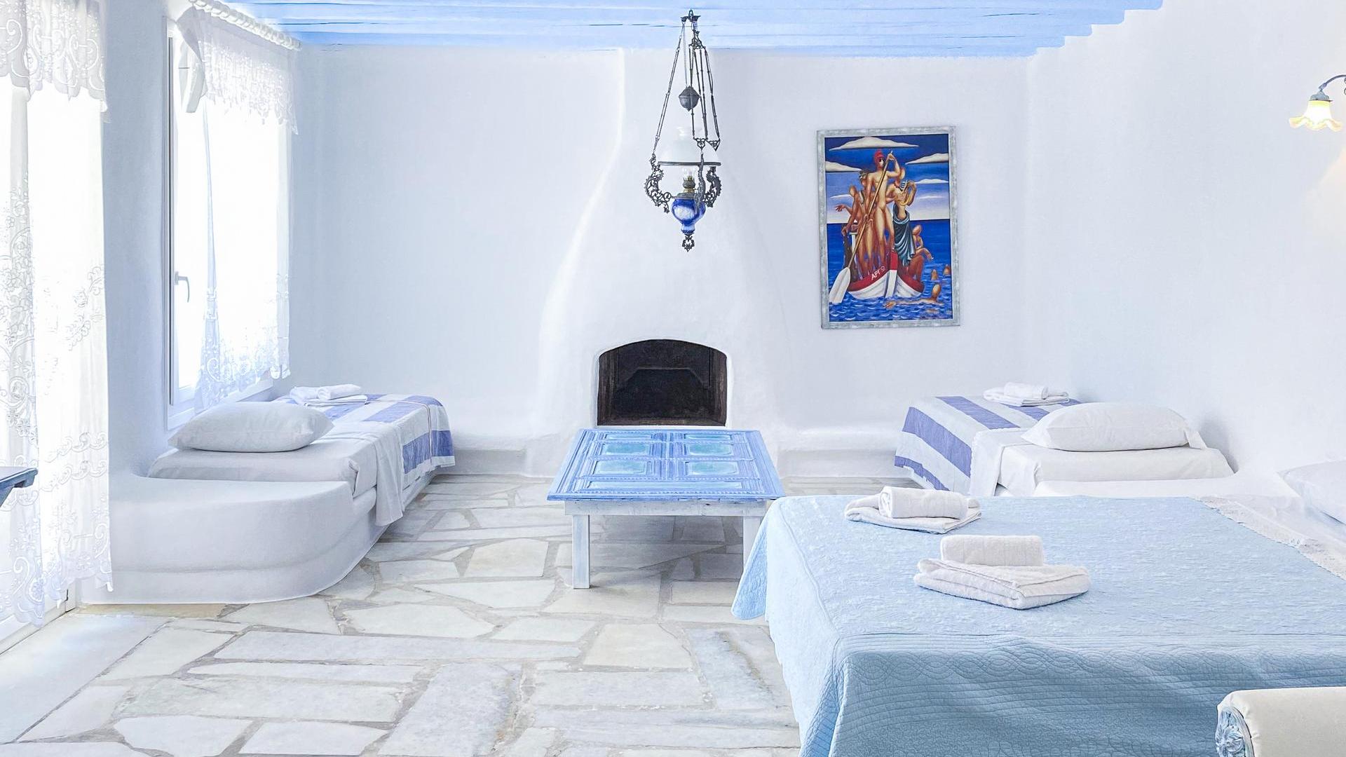 Blue Harmony Suites of Mykonos – Queen Suite for 4 guests