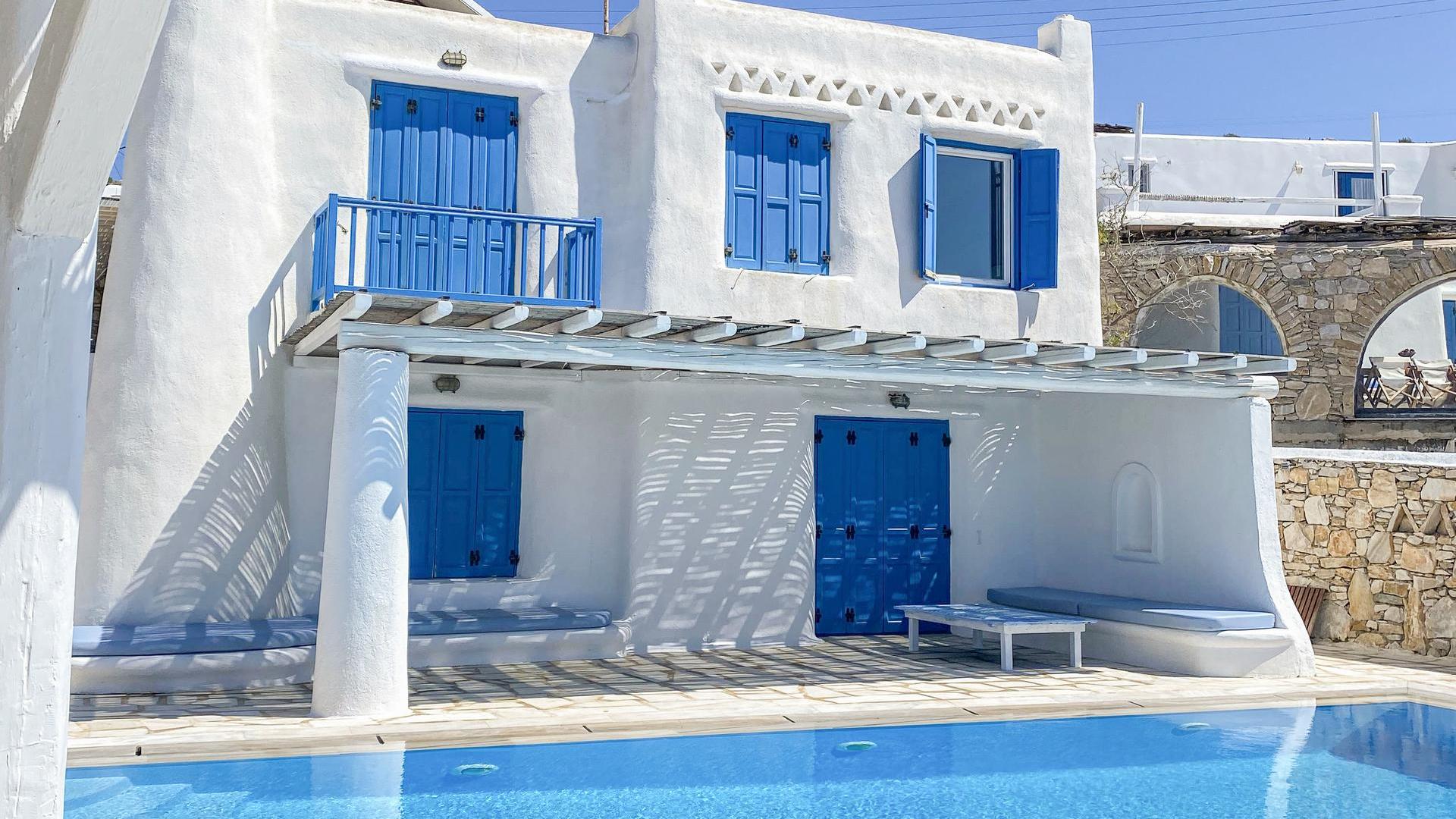 Harmony Suite IV – 3 Bedroom Premium Sea View Apartment with Pool in Mykonos