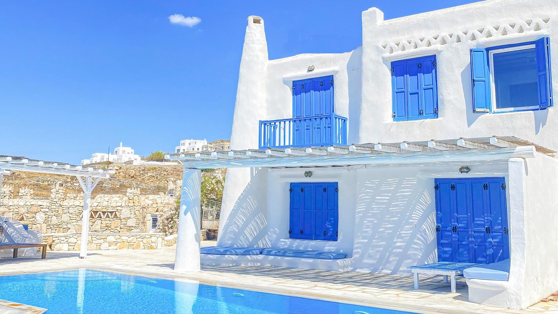 Harmony Suite IV – 3 Bedroom Premium Sea View Apartment with Pool in Mykonos