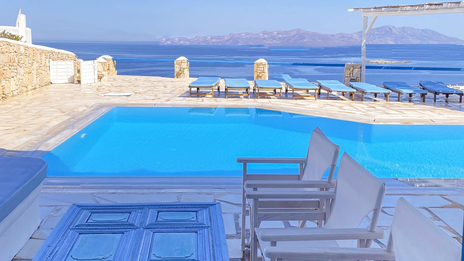 Harmony Suite IV – 3 Bedroom Premium Sea View Apartment with Pool in Mykonos